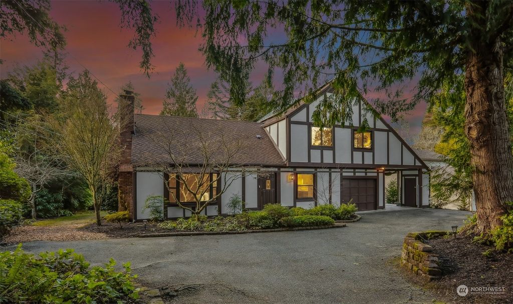 Photo of 12418 Scenic Drive, Edmonds, WA 98026 (MLS # 2329281)