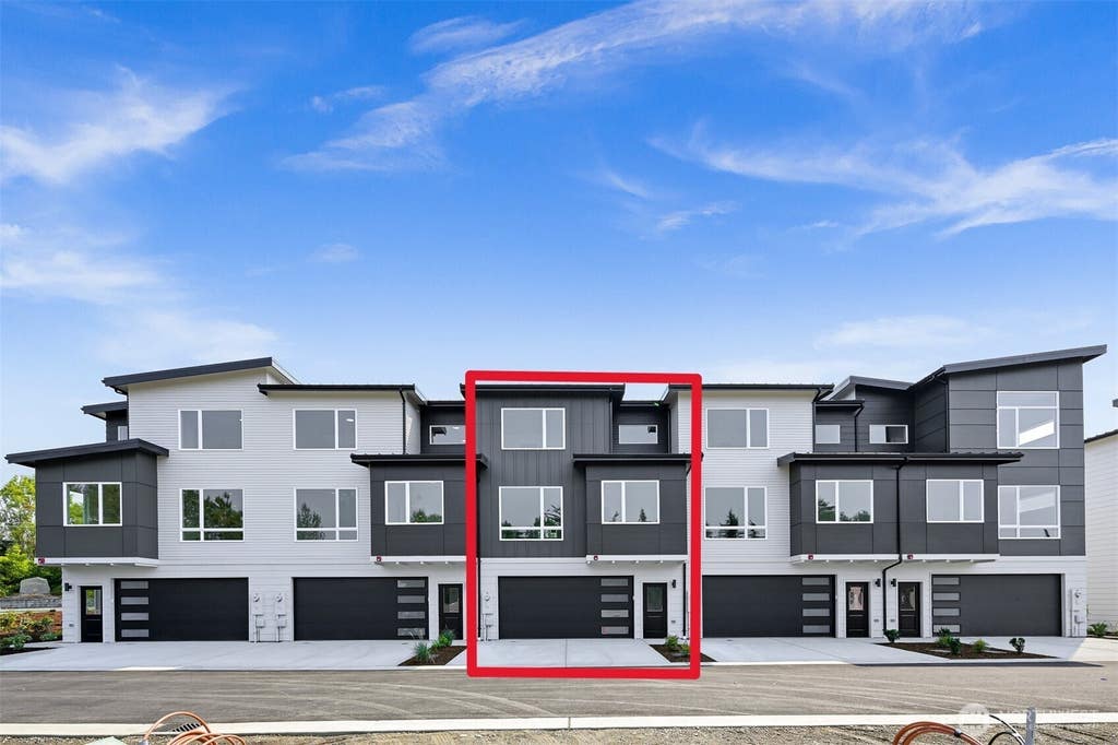 Photo of 219 Prince Avenue #103, Bellingham, WA 98226 (MLS # 2557366)