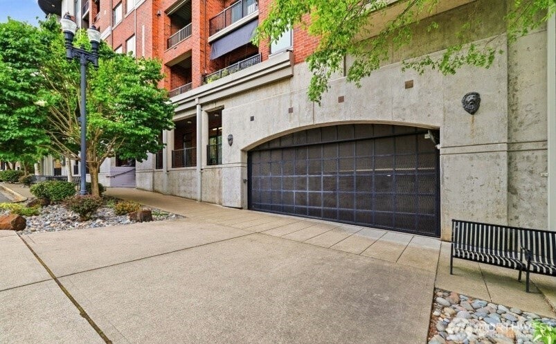 505 Broadway 704