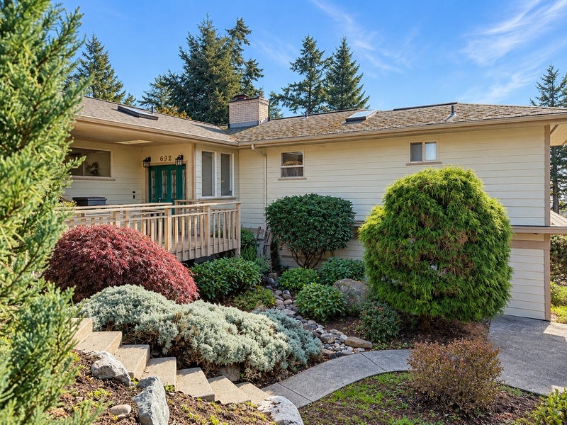 692 Umpqua Place