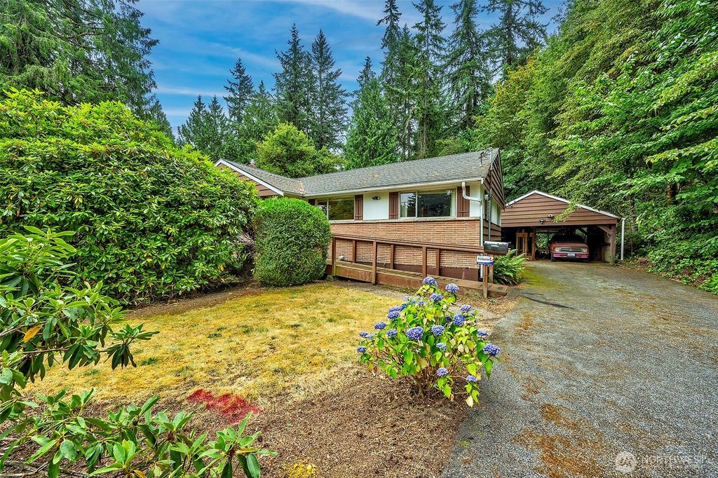 Photo of 13819 NE 80th Street, Redmond, WA 98052 (MLS # 2412033)