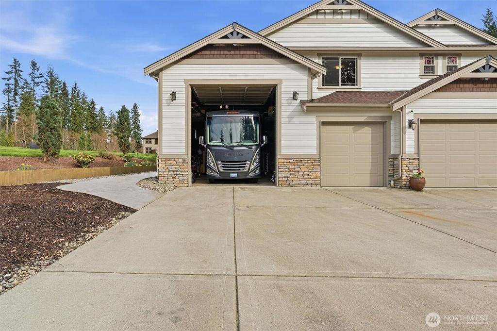 Photo of 10904 137th Avenue NE, Lake Stevens, WA 98258 (MLS # 2500176)