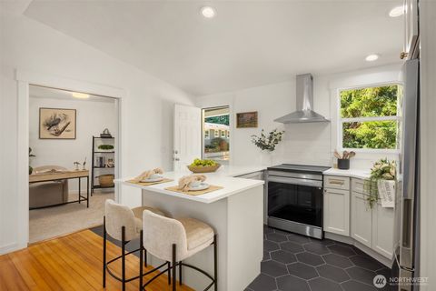 Photo of 1574 NE Park View Drive #1, Bainbridge Island, WA 98110 (MLS # 2476258)