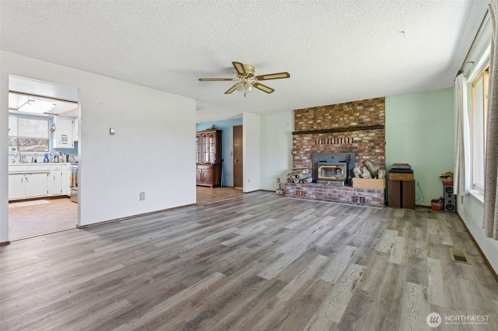 Photo of 18731 Nutmeg Street SW, Rochester, WA 98579 (MLS # 2489544)