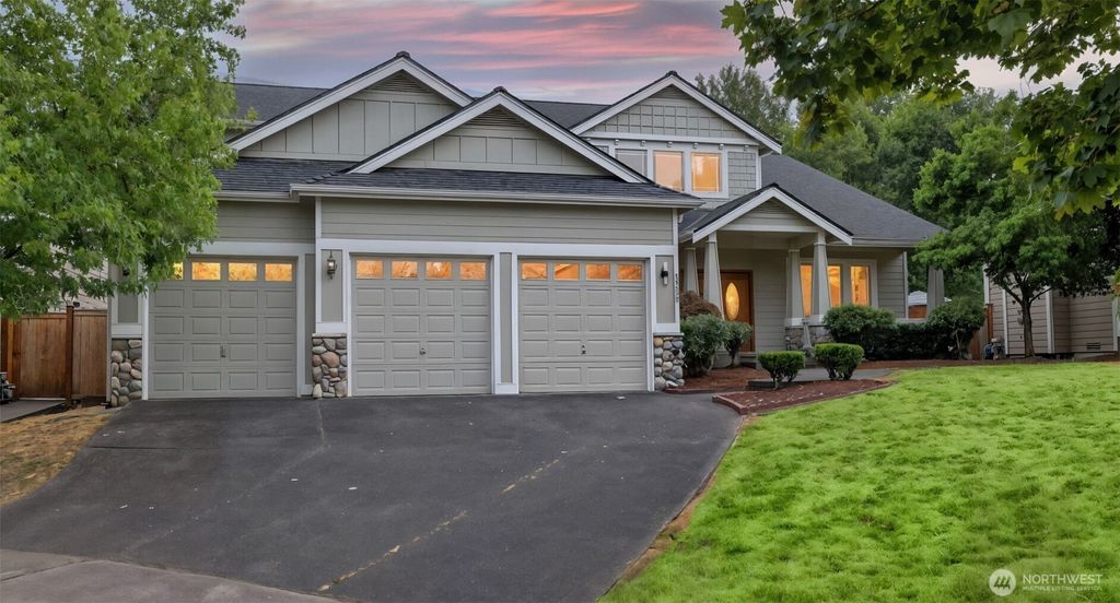 Photo of 18639 175th Avenue SE, Renton, WA 98058 (MLS # 2415540)