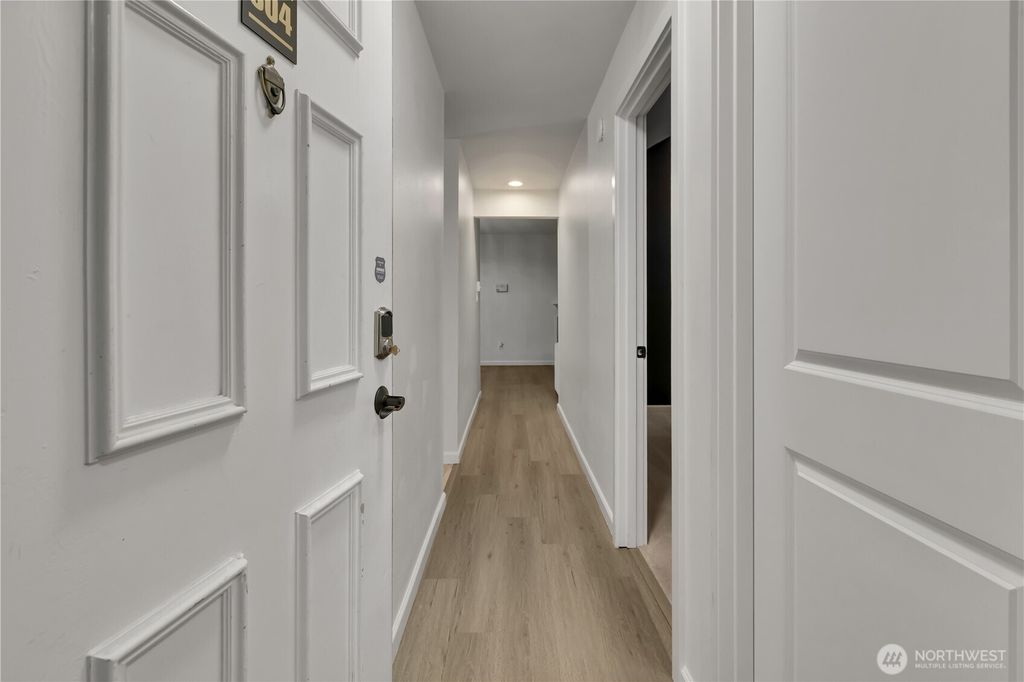 Photo of 2524 S 317th Street #304, Federal Way, WA 98003 (MLS # 2522813)