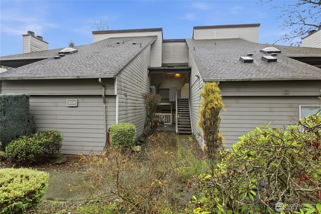 Photo of 2524 S 317th Street #304, Federal Way, WA 98003 (MLS # 2522813)