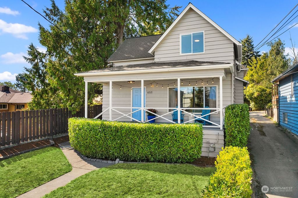 Photo of 6511 32nd Avenue NW, Seattle, WA 98117 (MLS # 2293545)