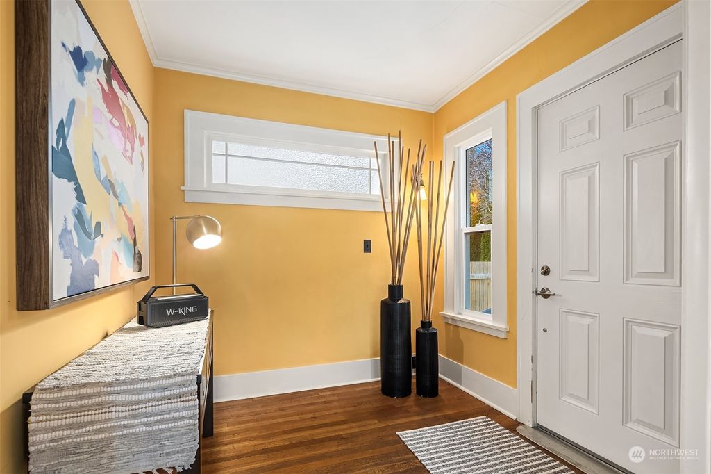 Photo of 5555 30th Avenue NE, Seattle, WA 98105 (MLS # 2329207)