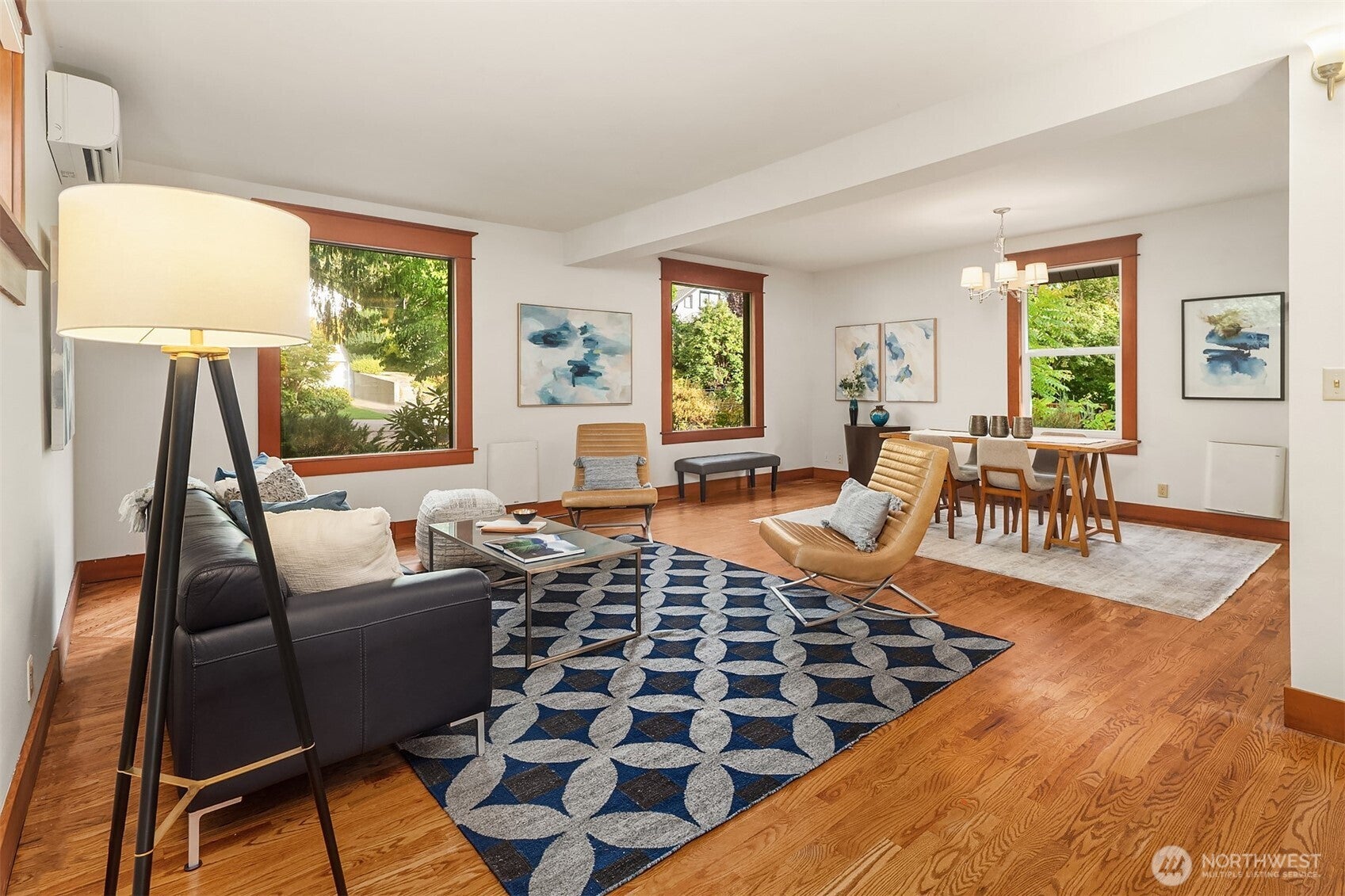 6827 28th Avenue NE