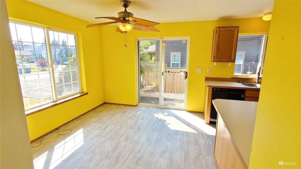 Photo of 3007 15th Street, Everett, WA 98201 (MLS # 1991405)