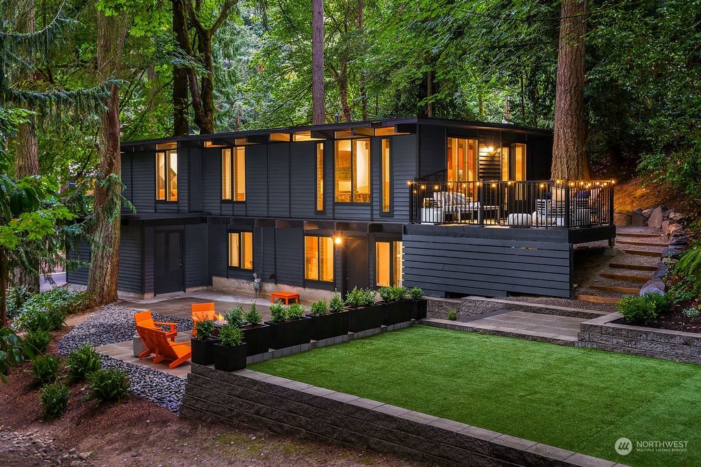 Photo of 4917 NE 193rd Street, Lake Forest Park, WA 98155 (MLS # 2156282)