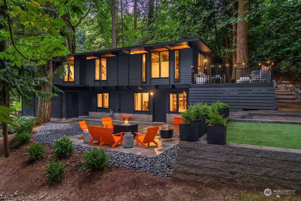 Photo of 4917 NE 193rd Street, Lake Forest Park, WA 98155 (MLS # 2156282)