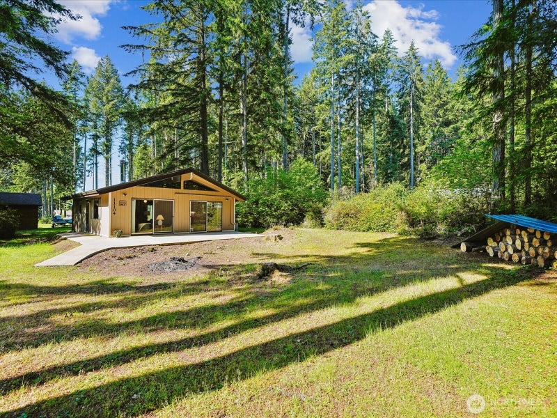 11104 Leschi Circle