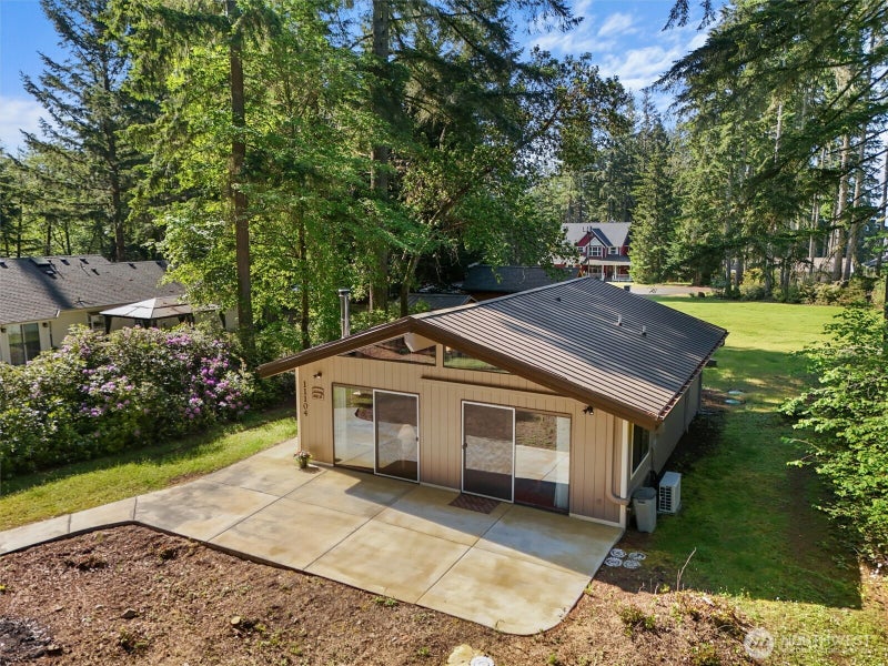 11104 Leschi Circle