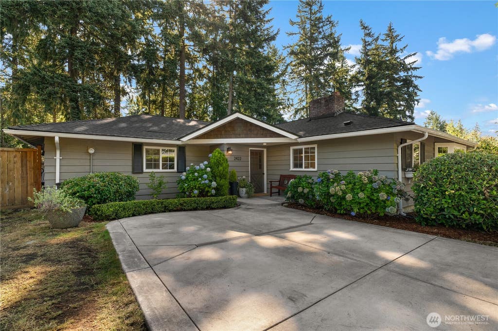 Photo of 2422 126th Avenue NE, Bellevue, WA 98005 (MLS # 2571668)