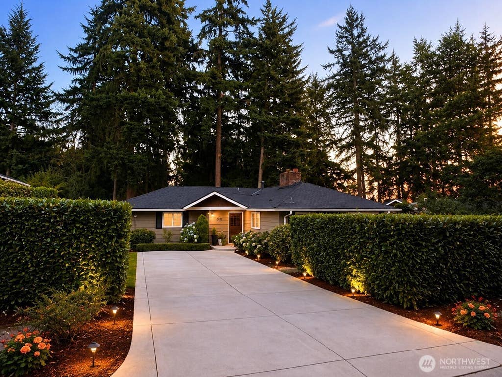 Photo of 2422 126th Avenue NE, Bellevue, WA 98005 (MLS # 2571668)