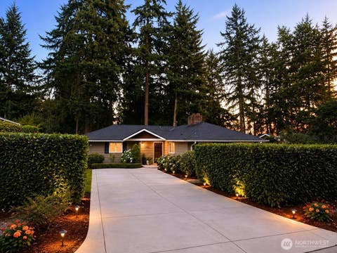 Photo of 2422 126th Avenue NE, Bellevue, WA 98005 (MLS # 2571668)