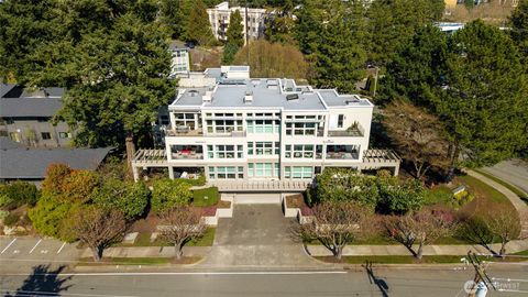 Photo of 101 99th Avenue NE #301, Bellevue, WA 98004 (MLS # 2501374)