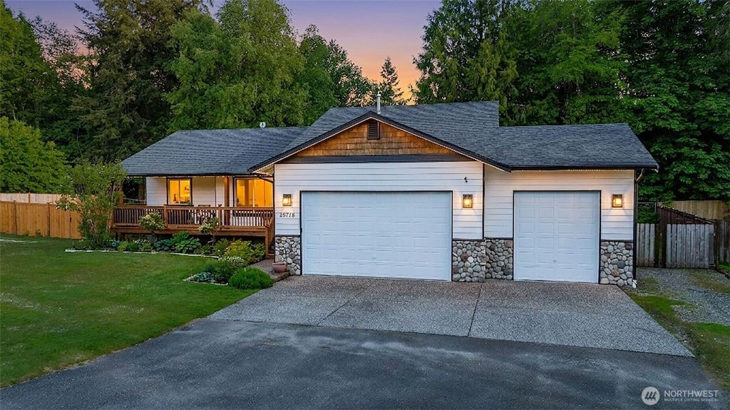 Photo of 25718 44th Avenue NE, Arlington, WA 98223 (MLS # 2525032)