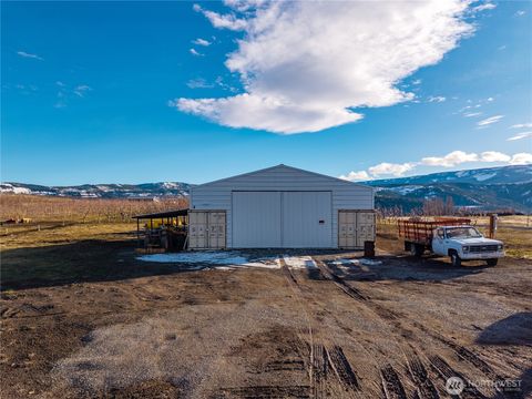 Photo of 4105 Jim Smith Road, Wenatchee, WA 98801 (MLS # 2486149)