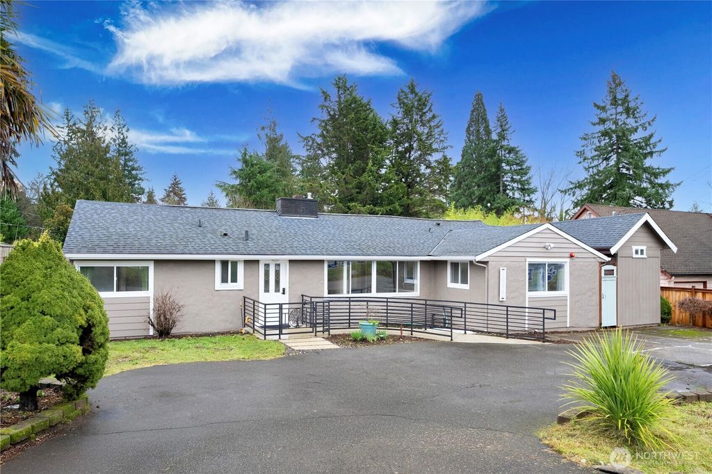 Photo of 15520 30th Avenue NE, Shoreline, WA 98155 (MLS # 2467680)