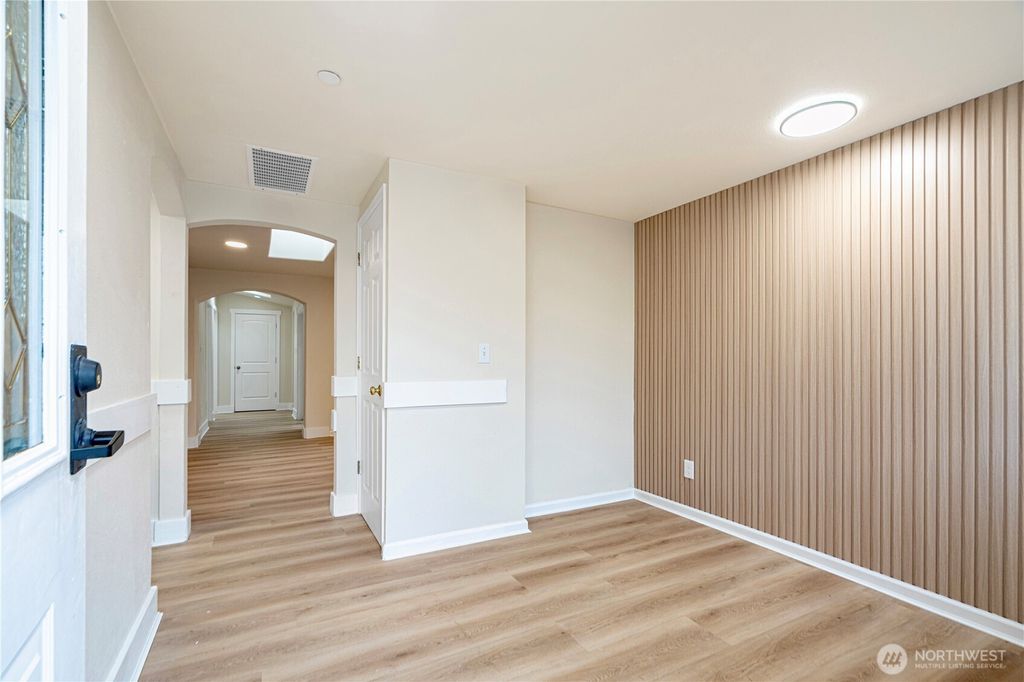 Photo of 15520 30th Avenue NE, Shoreline, WA 98155 (MLS # 2467680)