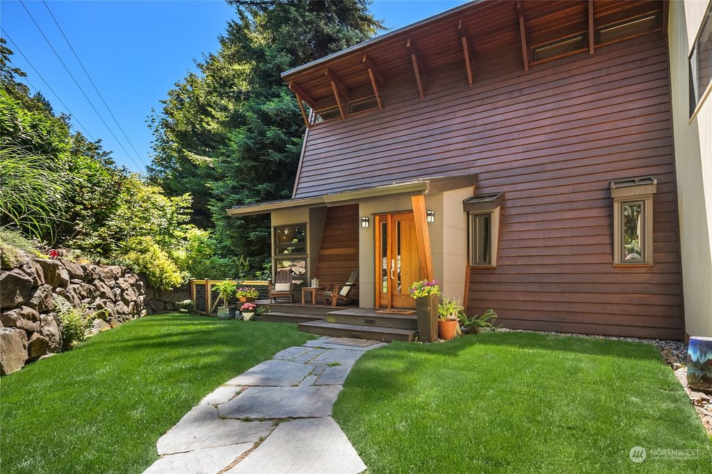 Photo of 6021 W Mercer Way, Mercer Island, WA 98040 (MLS # 2259371)