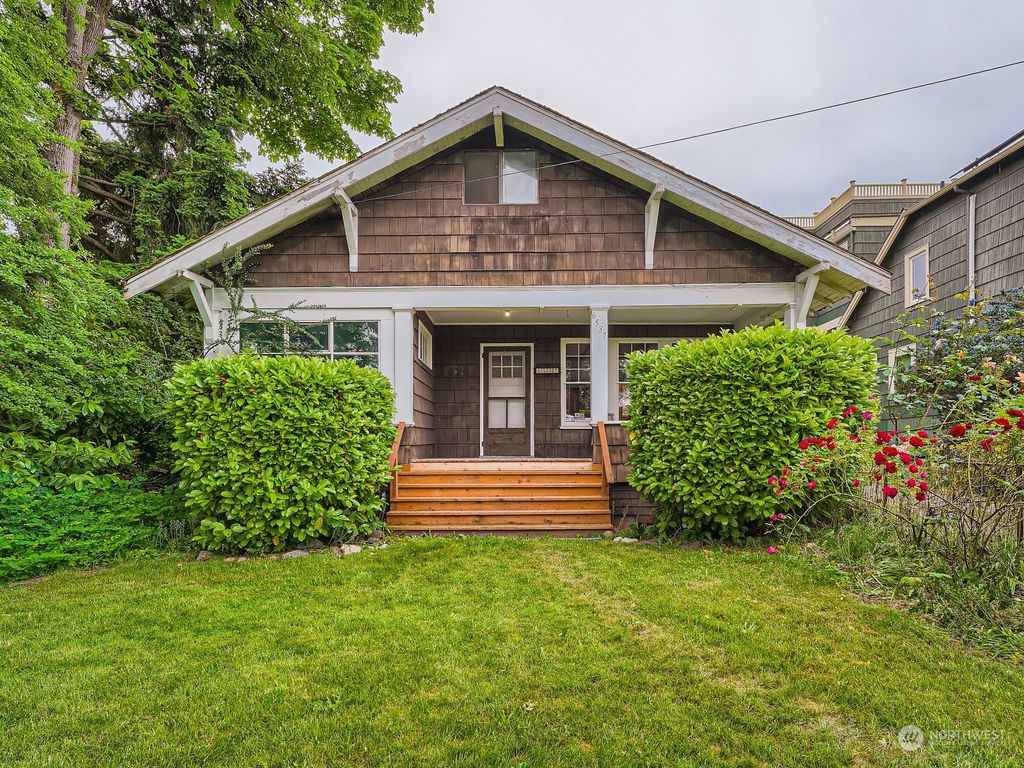 Photo of 6537 Seward Park Avenue S, Seattle, WA 98118 (MLS # 2071783)