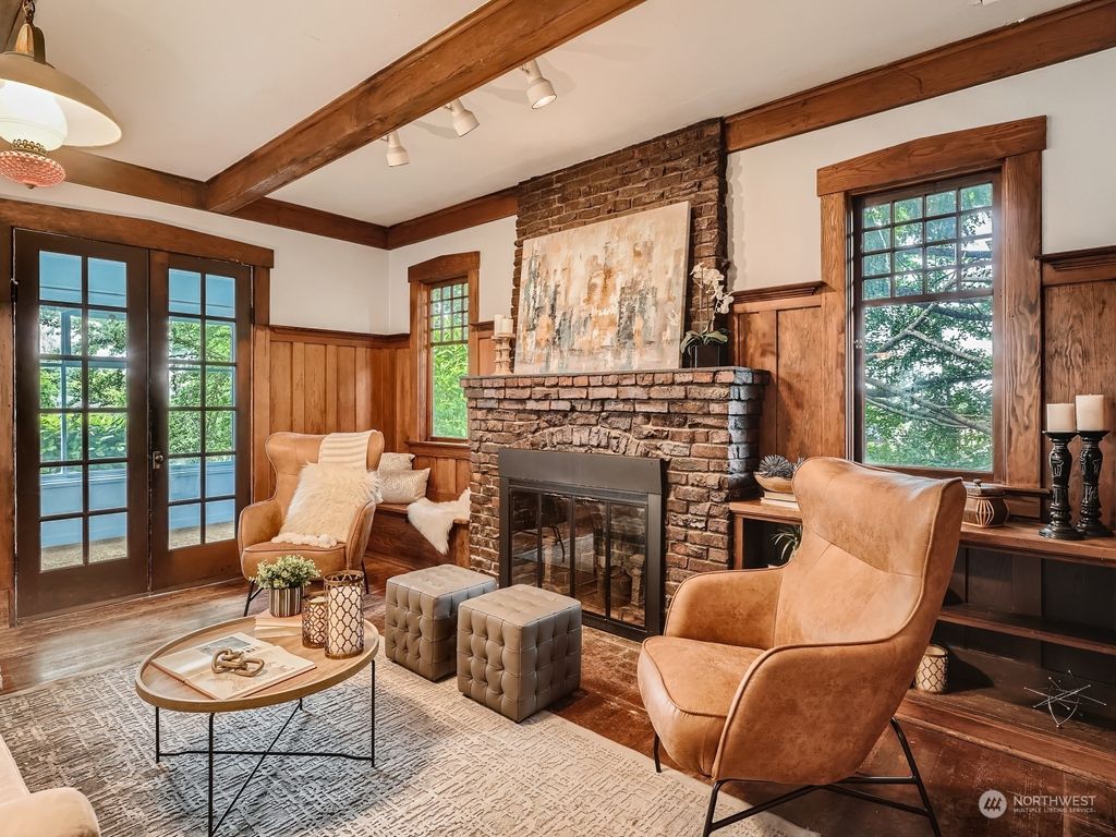 Photo of 6537 Seward Park Avenue S, Seattle, WA 98118 (MLS # 2071783)