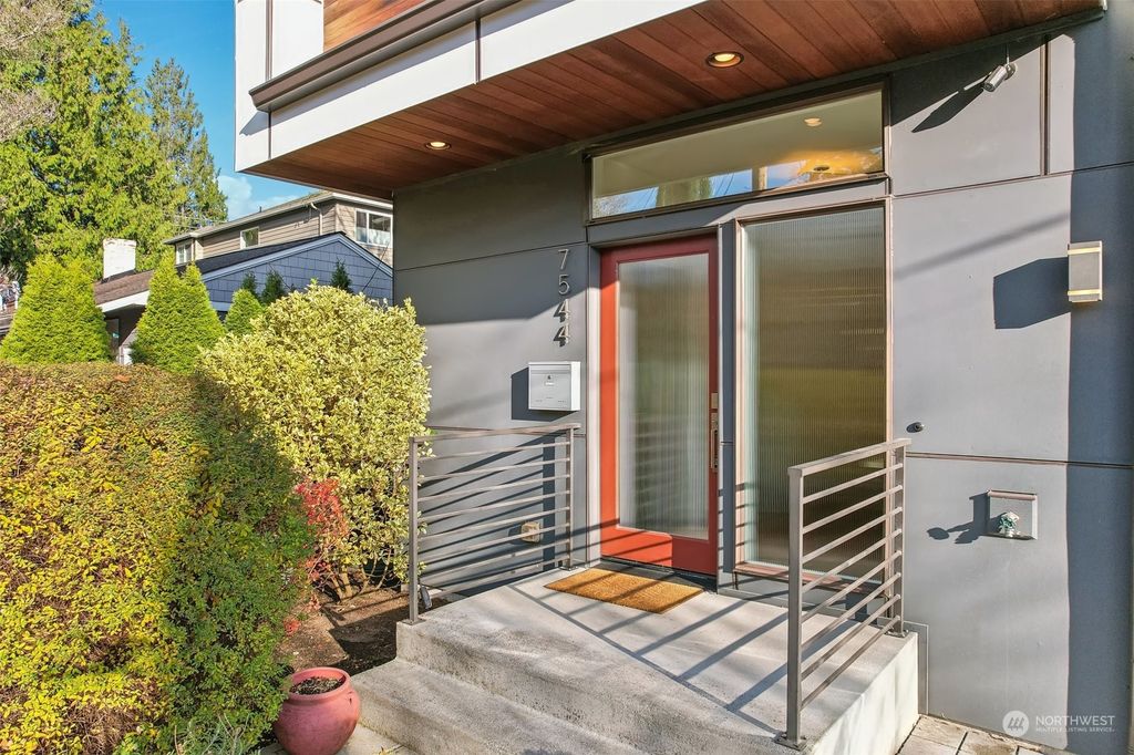 Photo of 7544 23rd Avenue NE, Seattle, WA 98115 (MLS # 2313373)