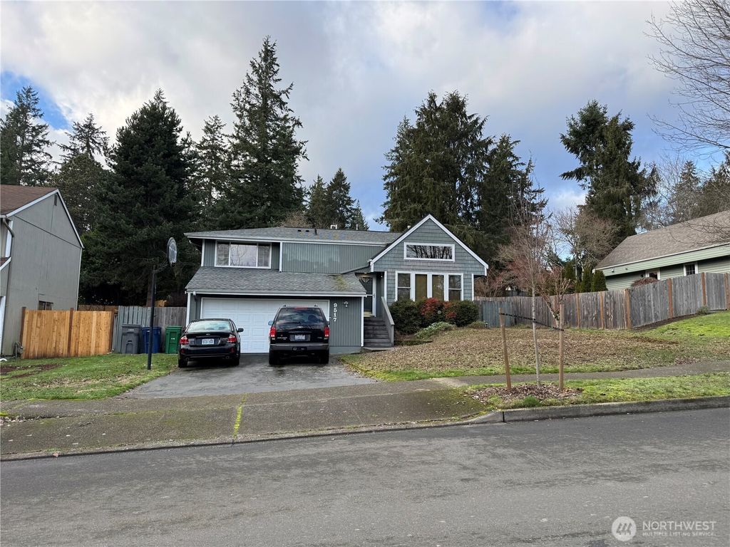 Photo of 9517 117th Place NE, Kirkland, WA 98033 (MLS # 2461355)