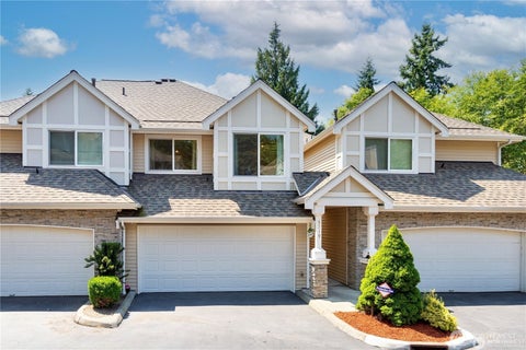 Photo of 6519 SE Cougar Mountain Way, Bellevue, WA 98006 (MLS # 2583379)