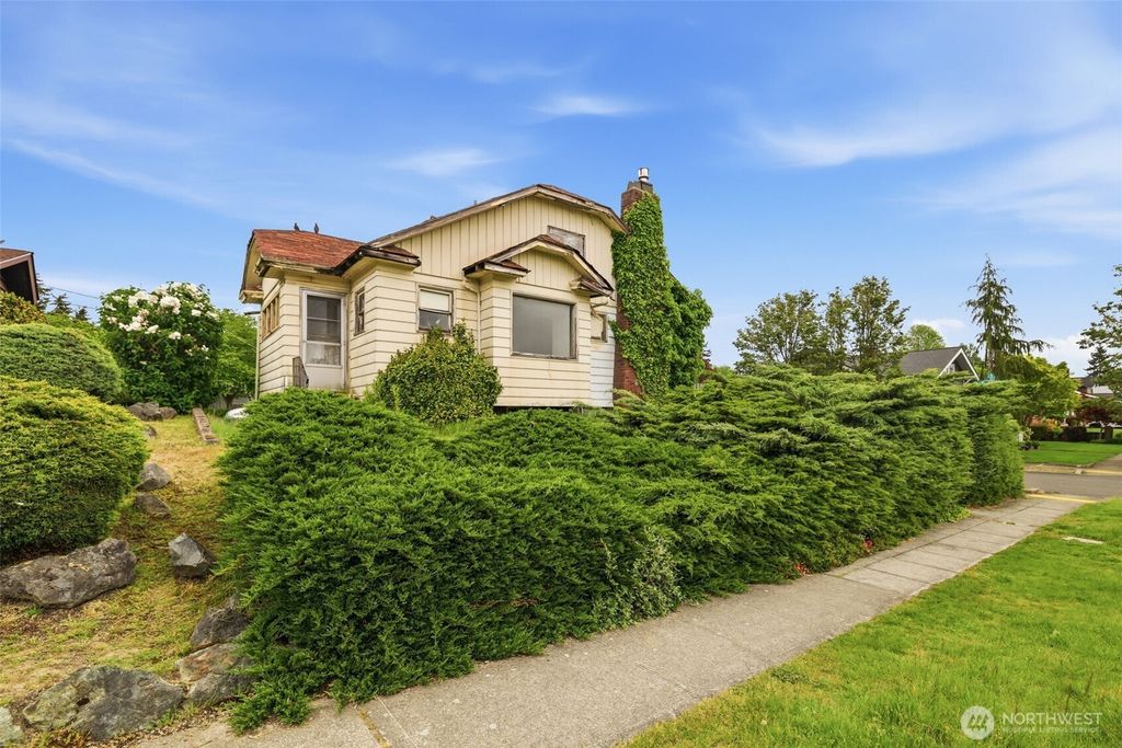 Photo of 3704 N Tyler Street, Tacoma, WA 98407 (MLS # 2519337)