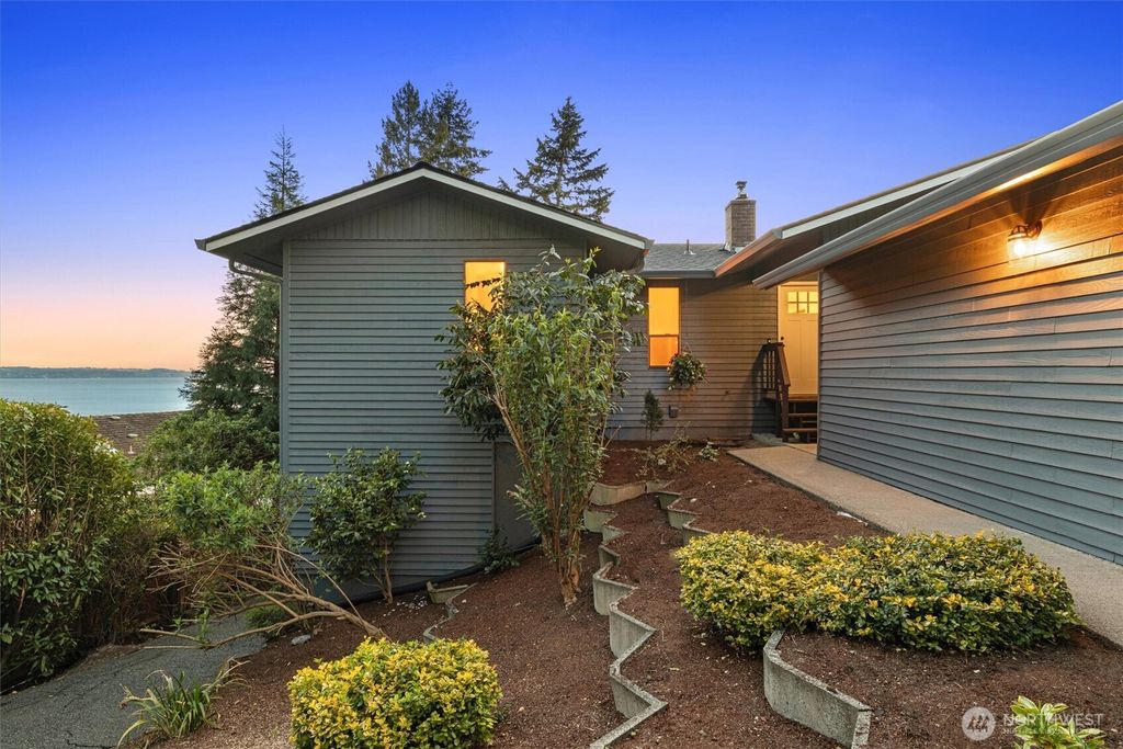 Photo of 115 S 214th Street, Normandy Park, WA 98198 (MLS # 2503641)