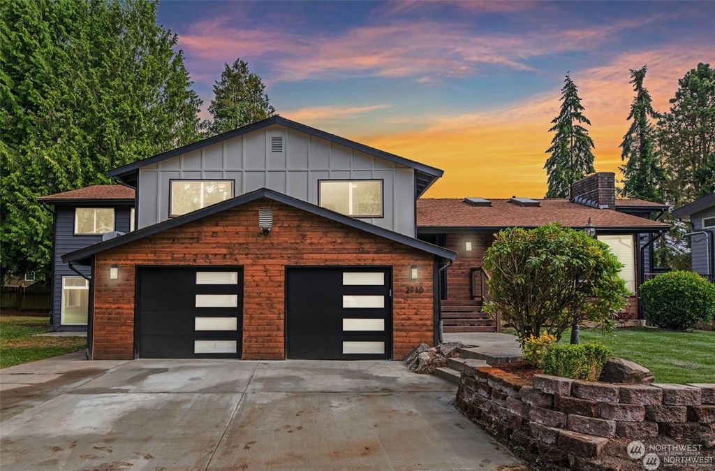 Photo of 2710 NE 106th Place, Seattle, WA 98125 (MLS # 2323114)