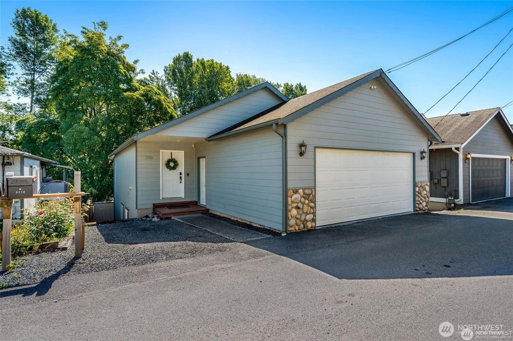 Photo of 3116 12th Street, Everett, WA 98201 (MLS # 2513441)