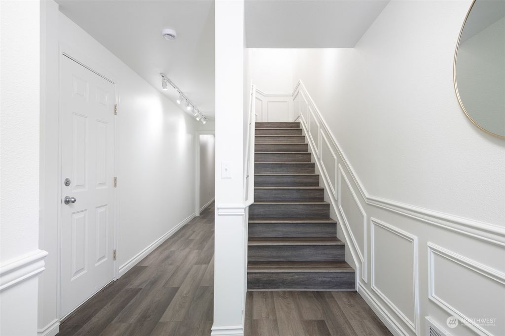 Photo of 7619 SE 29th Street, Mercer Island, WA 98040 (MLS # 2267710)