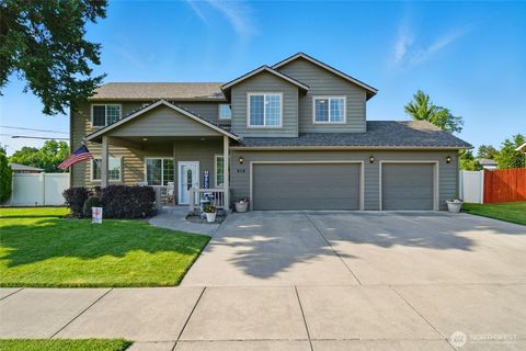 Photo of 919 Carmella Street, Walla Walla, WA 99362 (MLS # 2388189)