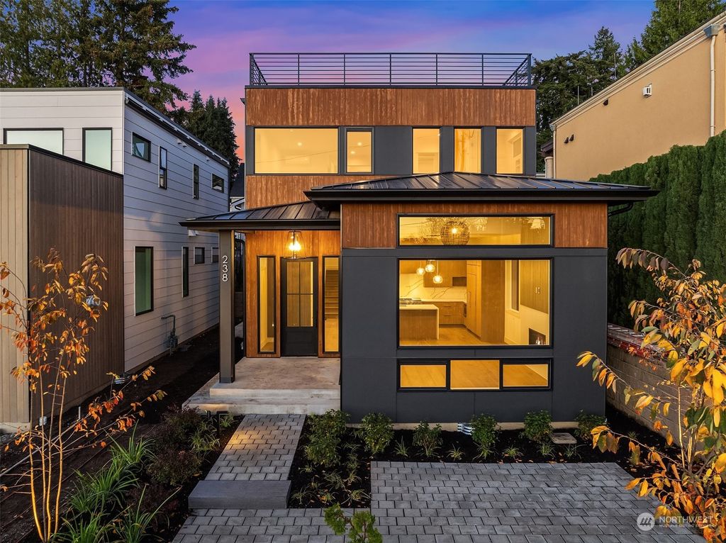 Photo of 238 5th Avenue W, Kirkland, WA 98033 (MLS # 2309404)