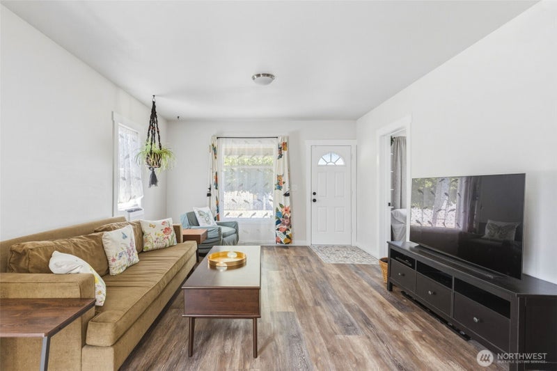 112 S Gold Street