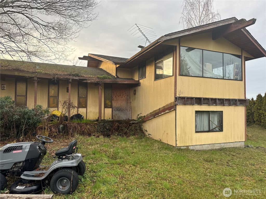 Photo of 3209 52nd Place, Everett, WA 98203 (MLS # 2511177)