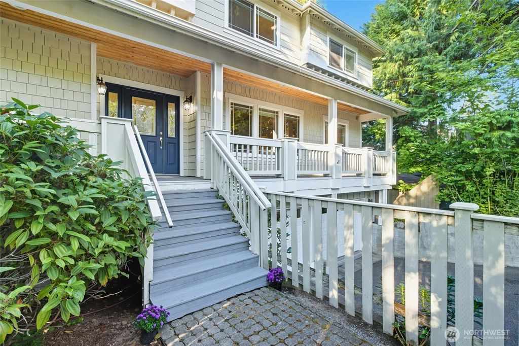 Photo of 3038 NE 95th St St, Seattle, WA 98115 (MLS # 2432163)