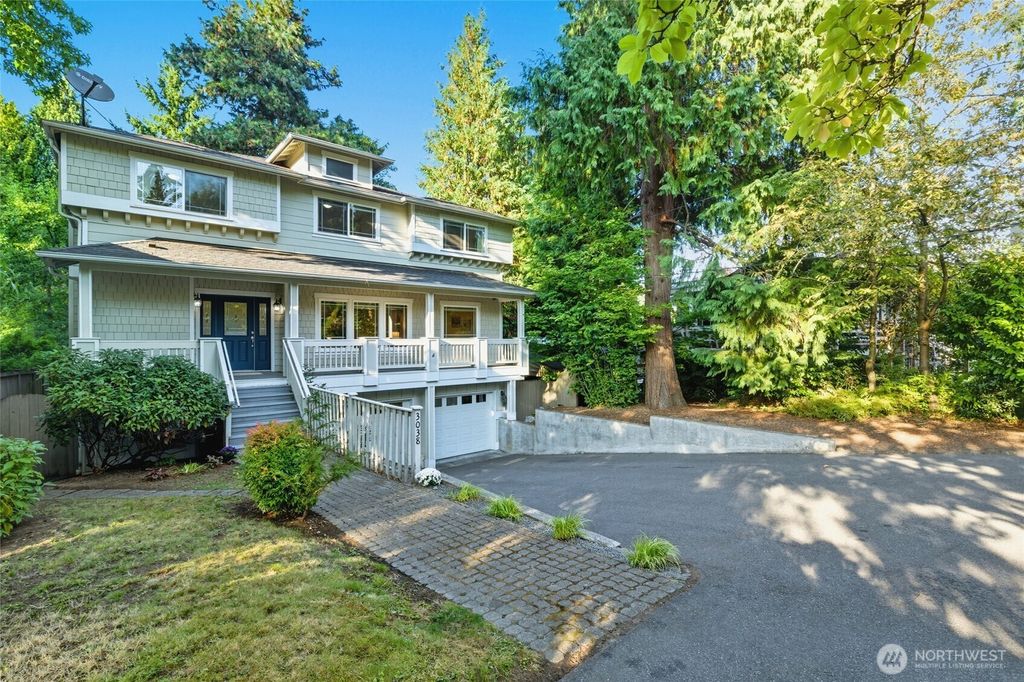 Photo of 3038 NE 95th St St, Seattle, WA 98115 (MLS # 2432163)