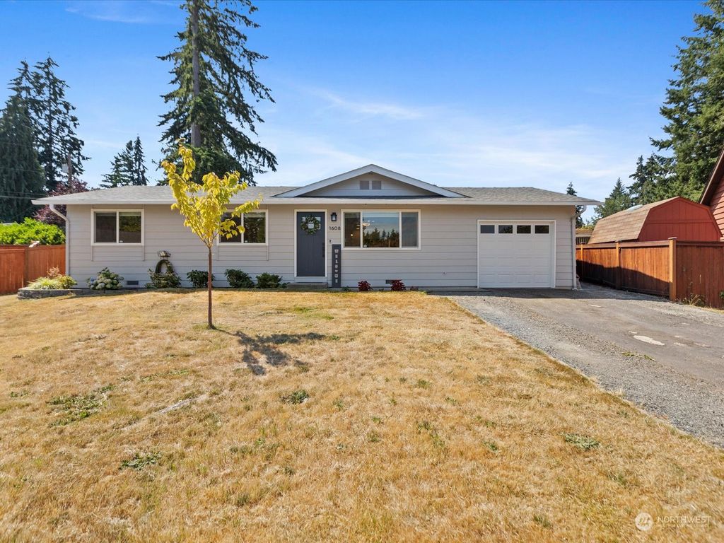 Photo of 1608 71st Place SE, Everett, WA 98203 (MLS # 2278093)