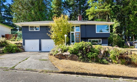 Photo of 17553 7th Avenue NE, Shoreline, WA 98155 (MLS # 2578516)