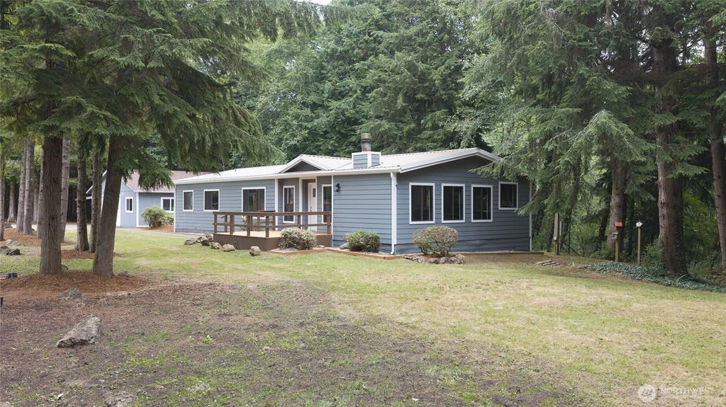 Photo of 112 Schrader Lane, Aberdeen, WA 98520 (MLS # 2566664)