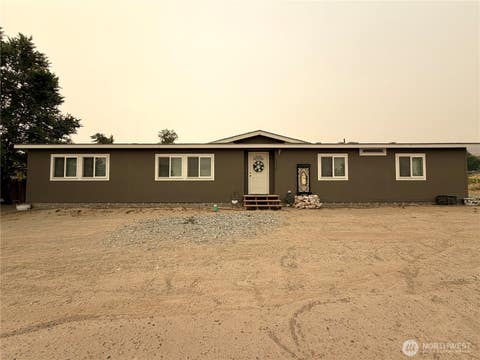 Photo of 2228 Tacoma Avenue, Bridgeport, WA 98813 (MLS # 2569075)