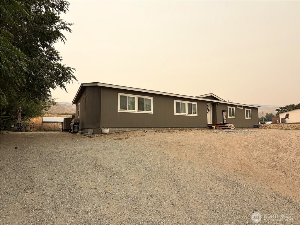 Photo of 2228 Tacoma Avenue, Bridgeport, WA 98813 (MLS # 2569075)