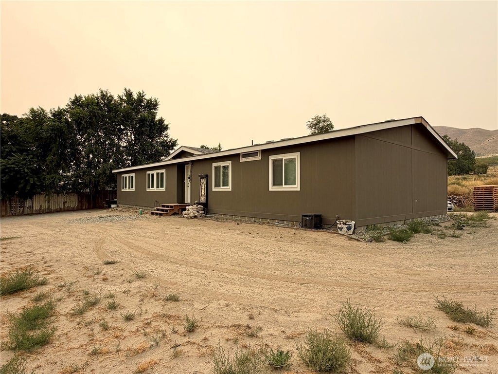 Photo of 2228 Tacoma Avenue, Bridgeport, WA 98813 (MLS # 2569075)
